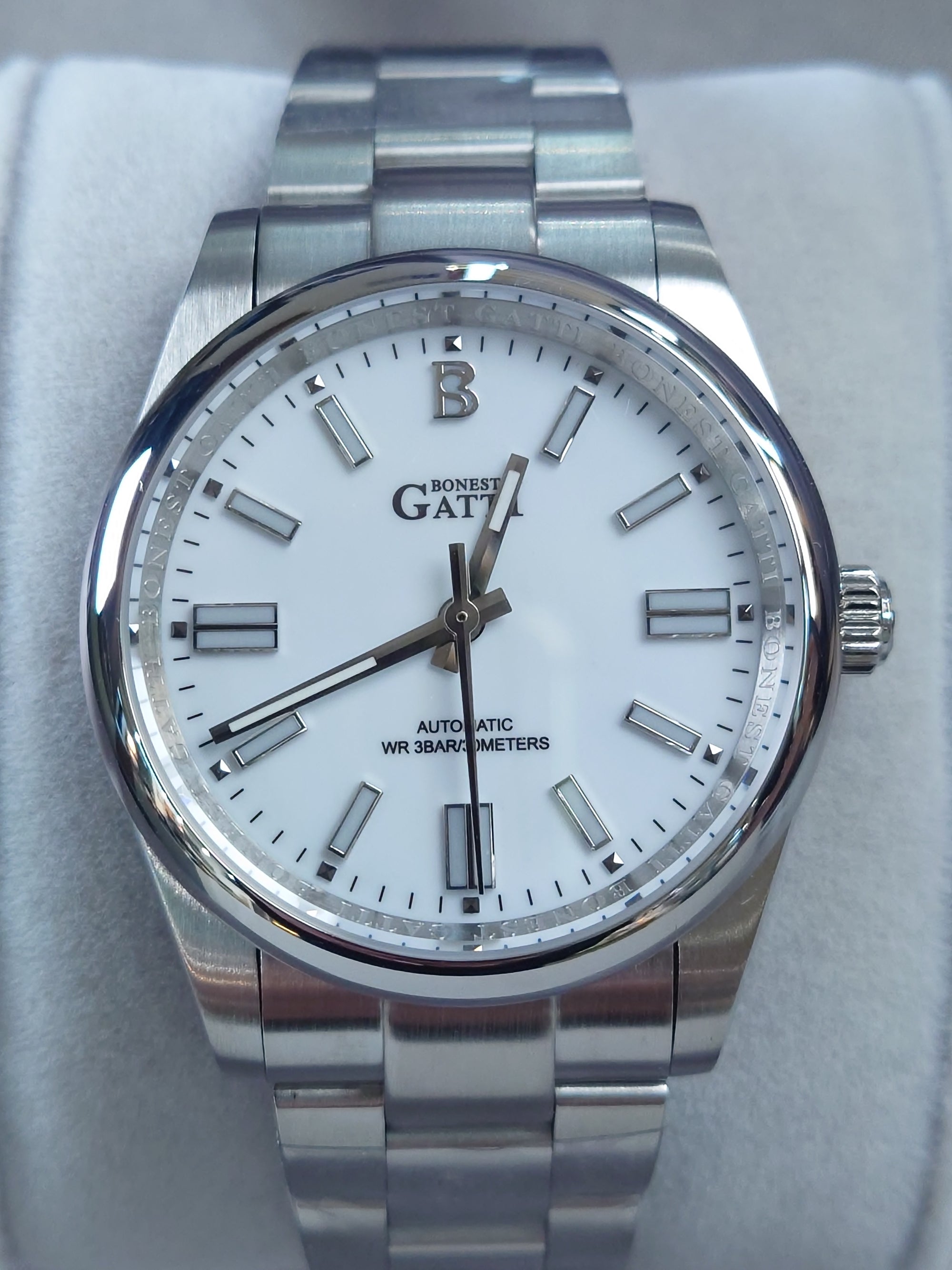 Bonest Gatti 隱藏錶面馬年特別版自動錶 BG8015-S1 白