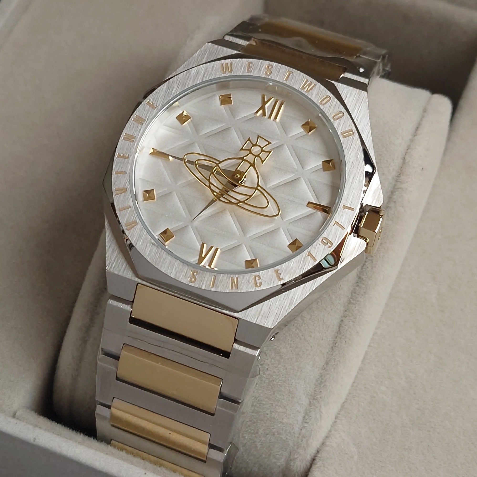 Vivienne Westwood Aldgate Watch - VV344SWSG