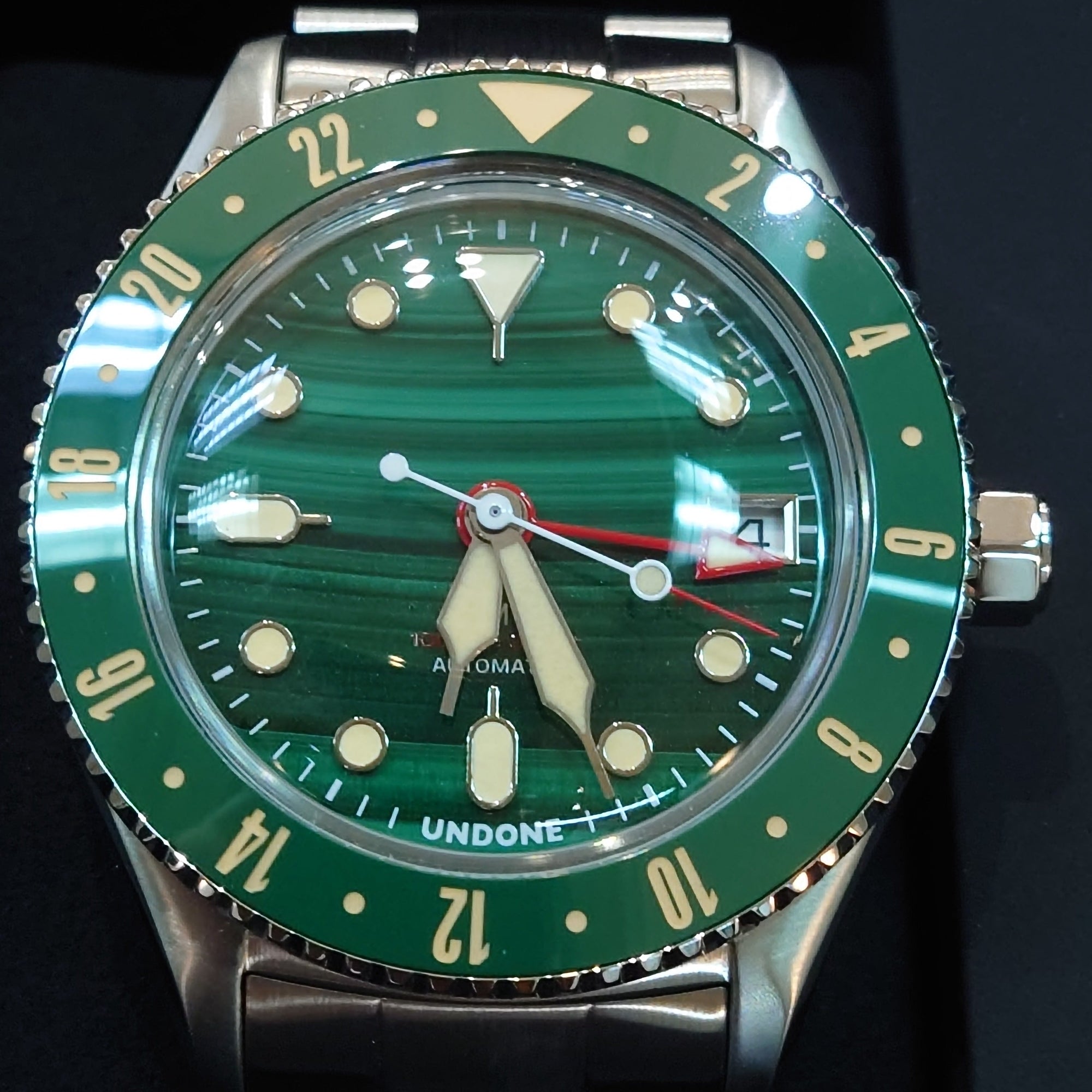 UNDONE Basecamp GMT Malachite Dial 孔雀石自動錶