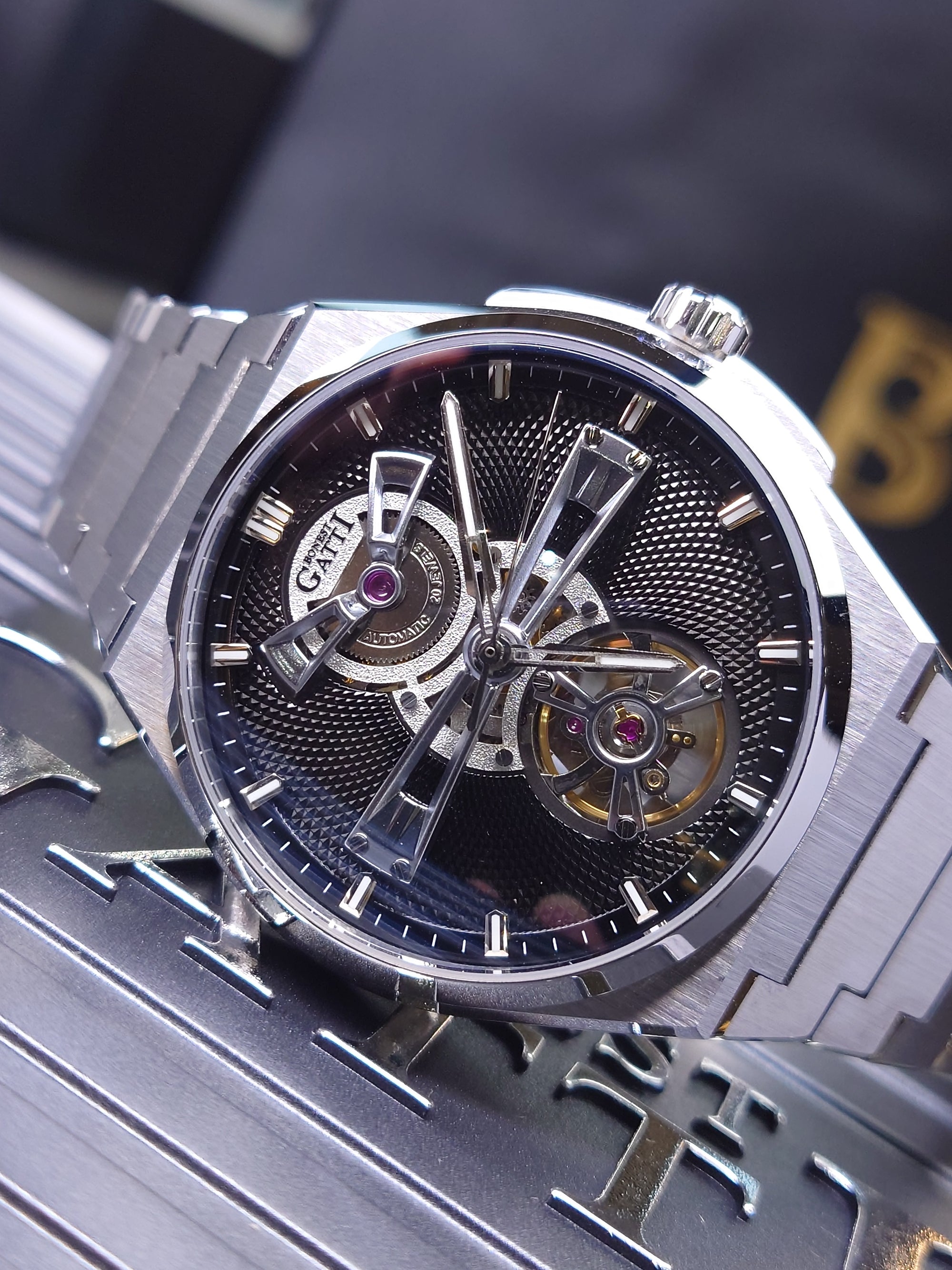 Bonest Gatti Engraved Dial Integrated Strap Automatic Watch - BG8014-S2