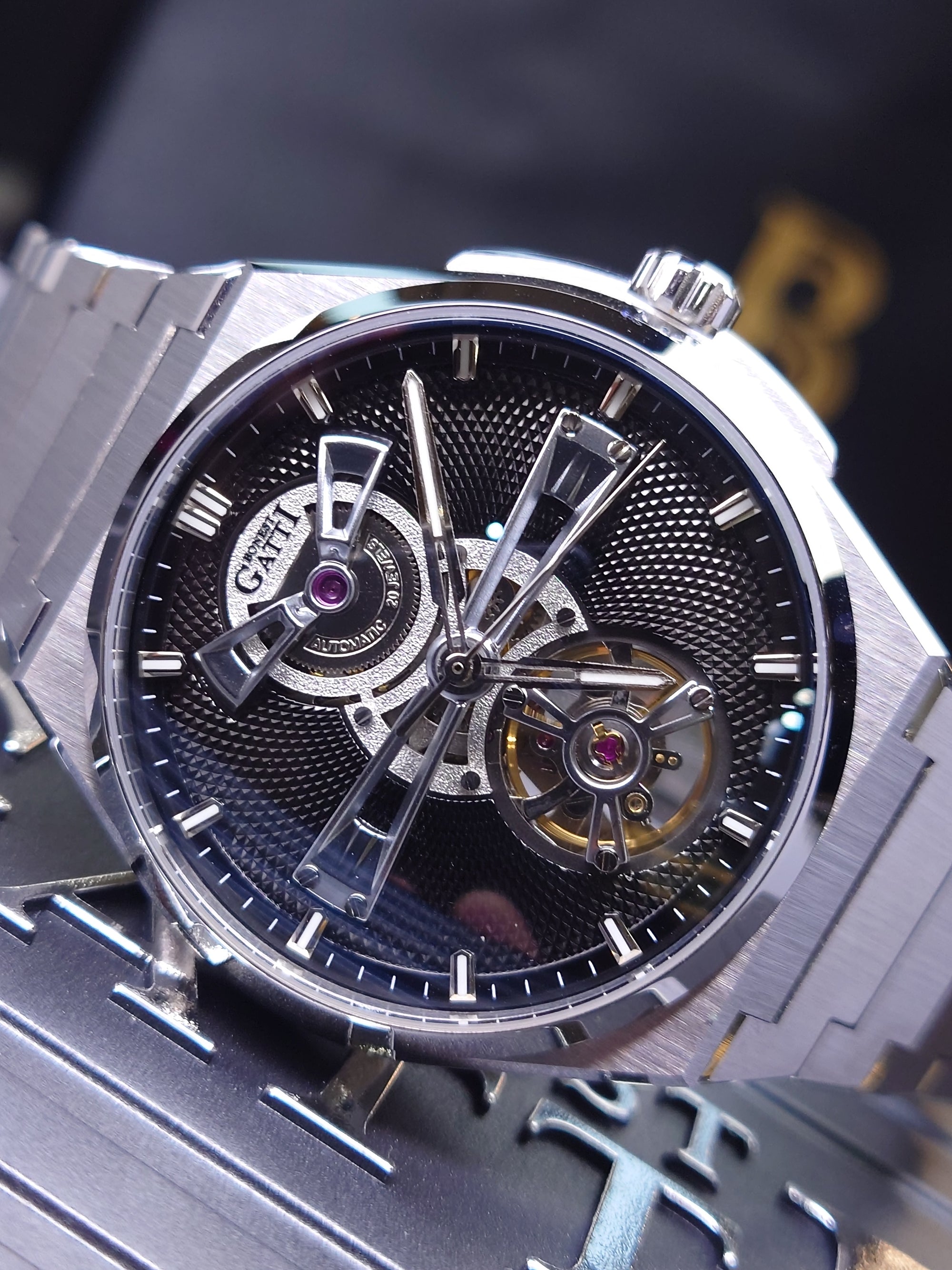 Bonest Gatti Engraved Dial Integrated Strap Automatic Watch - BG8014-S2