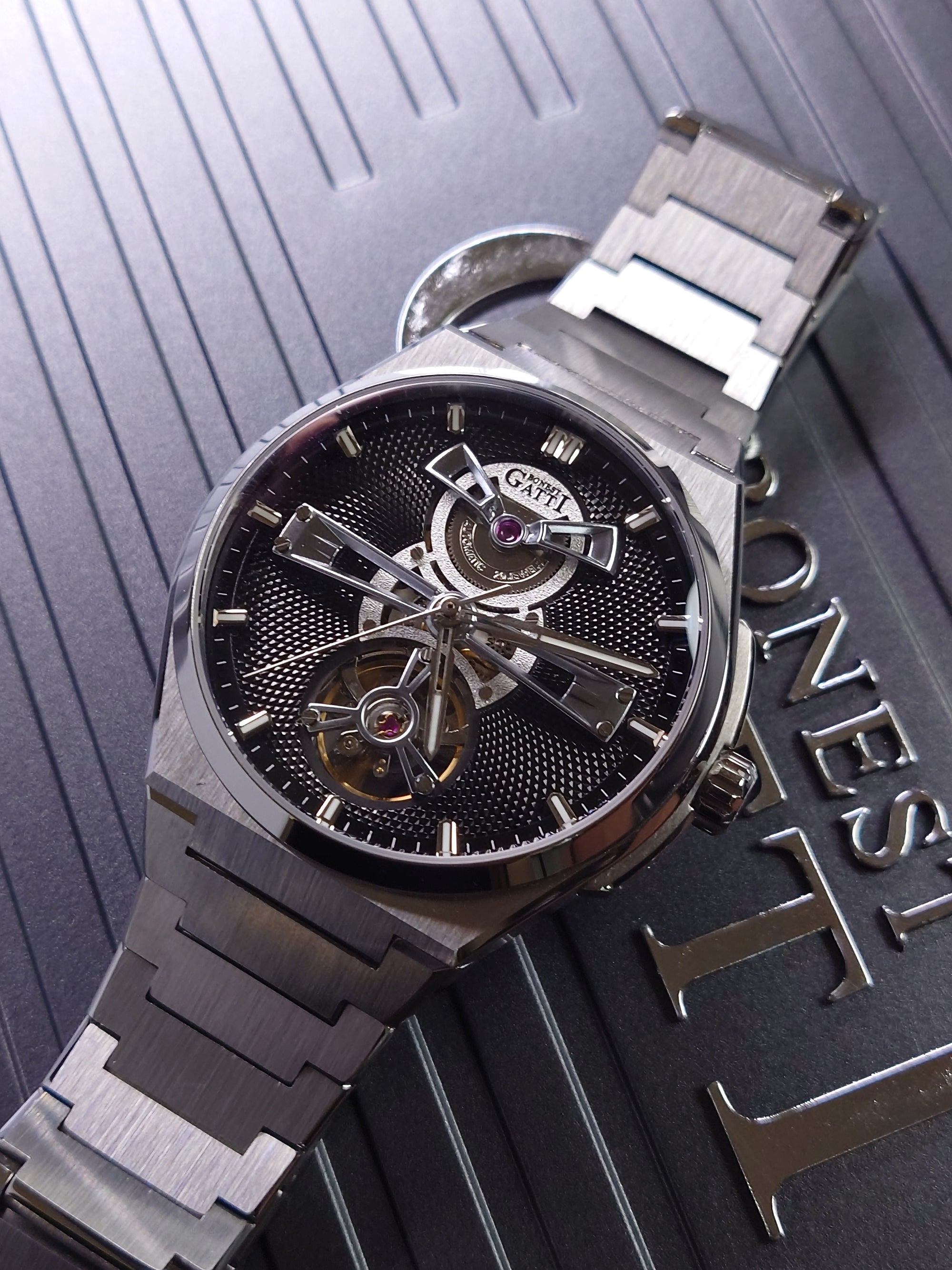 Bonest Gatti Engraved Dial Integrated Strap Automatic Watch - BG8014-S2
