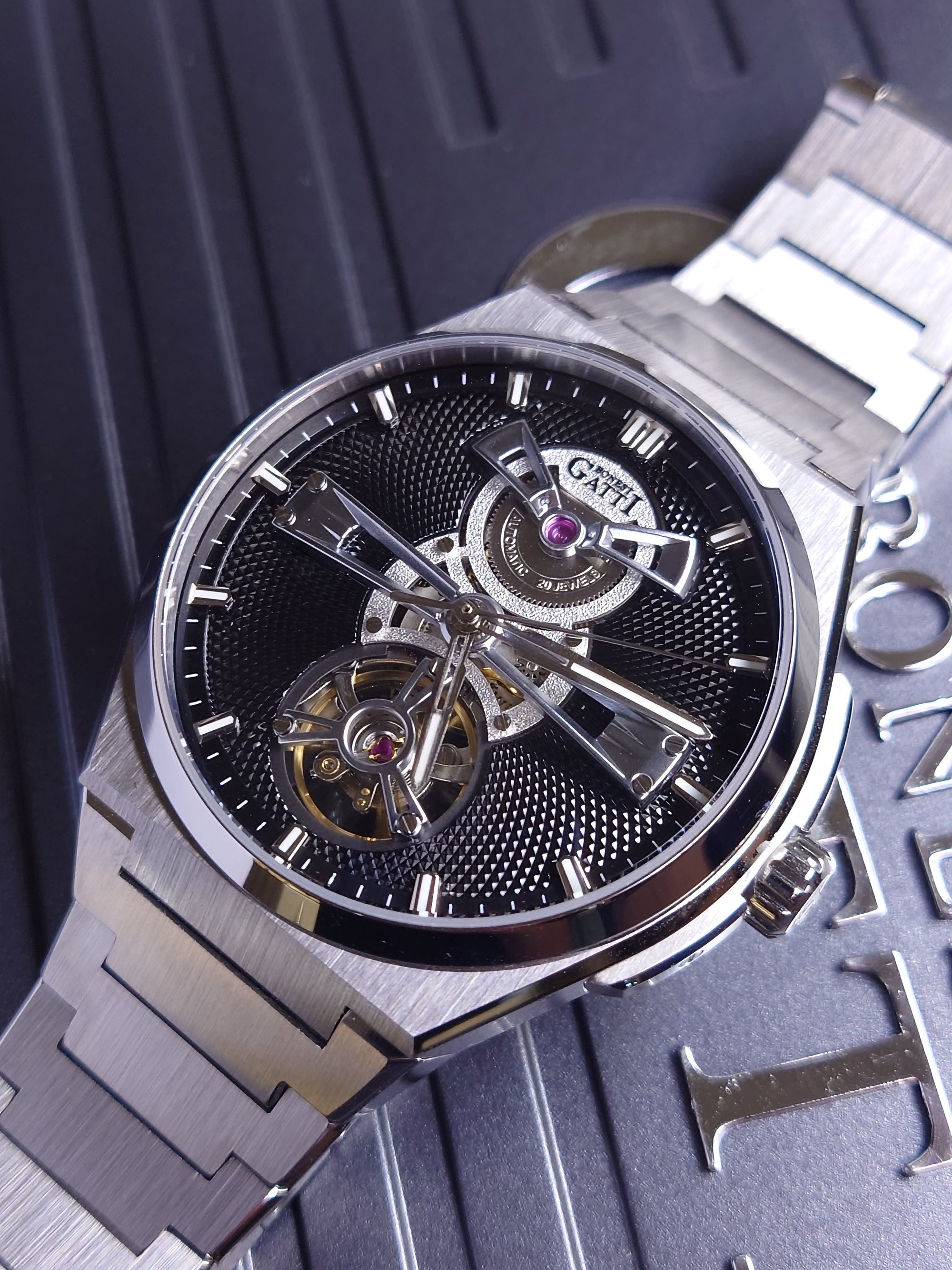 Bonest Gatti Engraved Dial Integrated Strap Automatic Watch - BG8014-S2