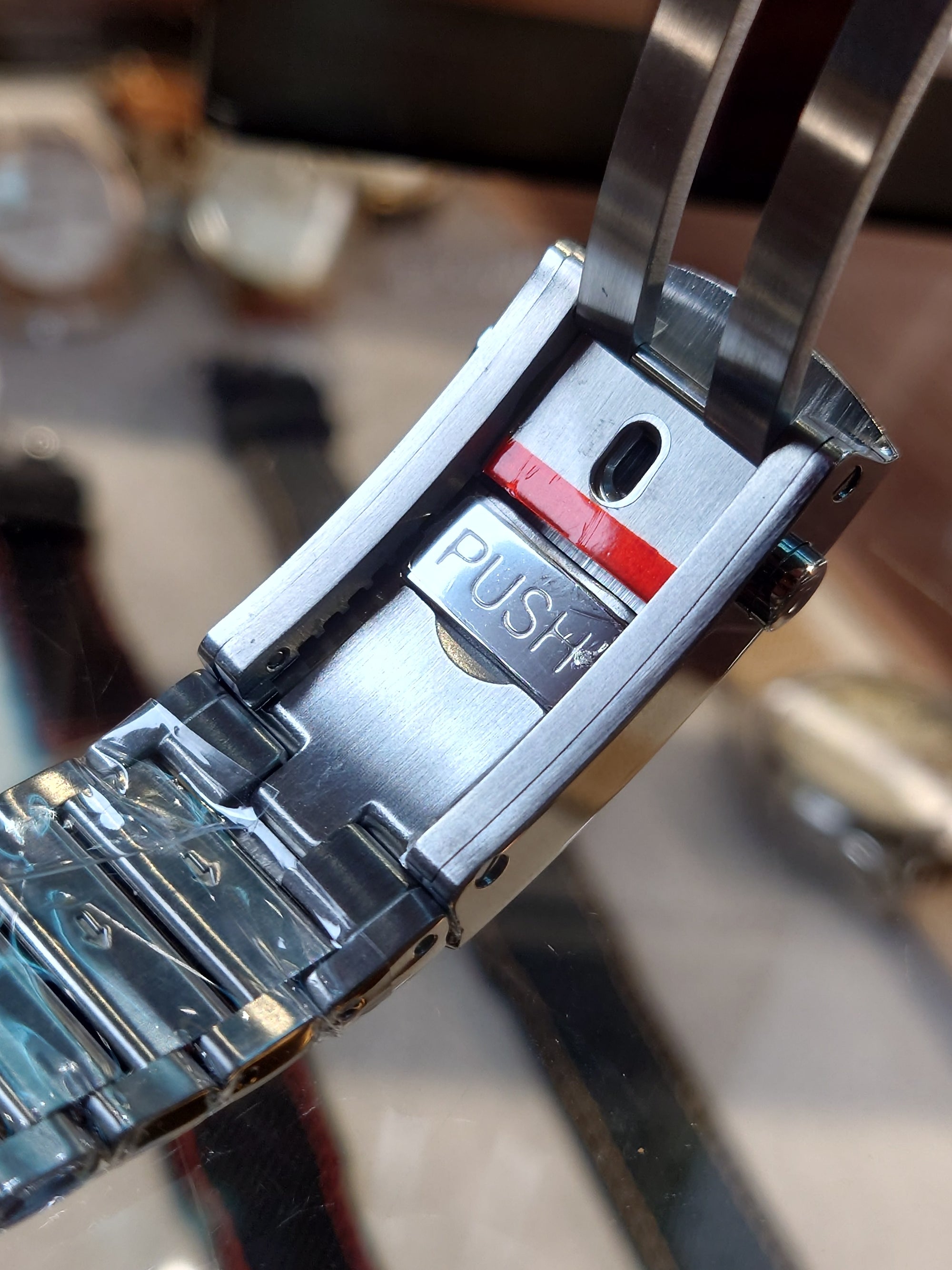 #手錶, #腕錶, #手錶店, #鐘錶店, #香港手錶, #香港腕錶, #香港鐘錶, #買手錶香港, #手錶網店, #網上買手錶, #手錶專門店, #鐘錶專門店, #名牌手錶, #品牌手錶, #小眾手錶品牌, #時尚手錶, #潮流手錶, #平價手錶, #高級手錶, #精品手錶, #男裝手錶, #女裝手錶, #情侶手錶, #對錶, #學生手錶, #商務手錶, #休閒手錶, #防水手錶, #自動機械錶, #機械錶, #石英錶, #電子錶, #數碼手錶, #智能手錶, #復古手錶, #懷舊手錶, #經典手錶, #聯名手錶, #限量版手錶, #潛水錶, #潛水手錶, #軍錶, #戶外手錶, #運動手錶, #GMT手錶, #計時碼錶, #日曆手錶, #皮帶手錶, #鋼帶手錶, #尼龍錶帶, #橡膠錶帶, #錶帶配件, #手錶配件, #錶帶更換, #手錶電池更換, #專業鐘錶服務, #正品手錶, #原裝手錶, #手錶推薦, #手錶推介, #邊度買手錶, #香港邊度買手錶, #手錶優惠, #手錶折扣, #手錶特價, #手錶現貨, #即日發貨手錶, #香港手錶速遞, #WatchHK, #AgelocerWatch, #Aq