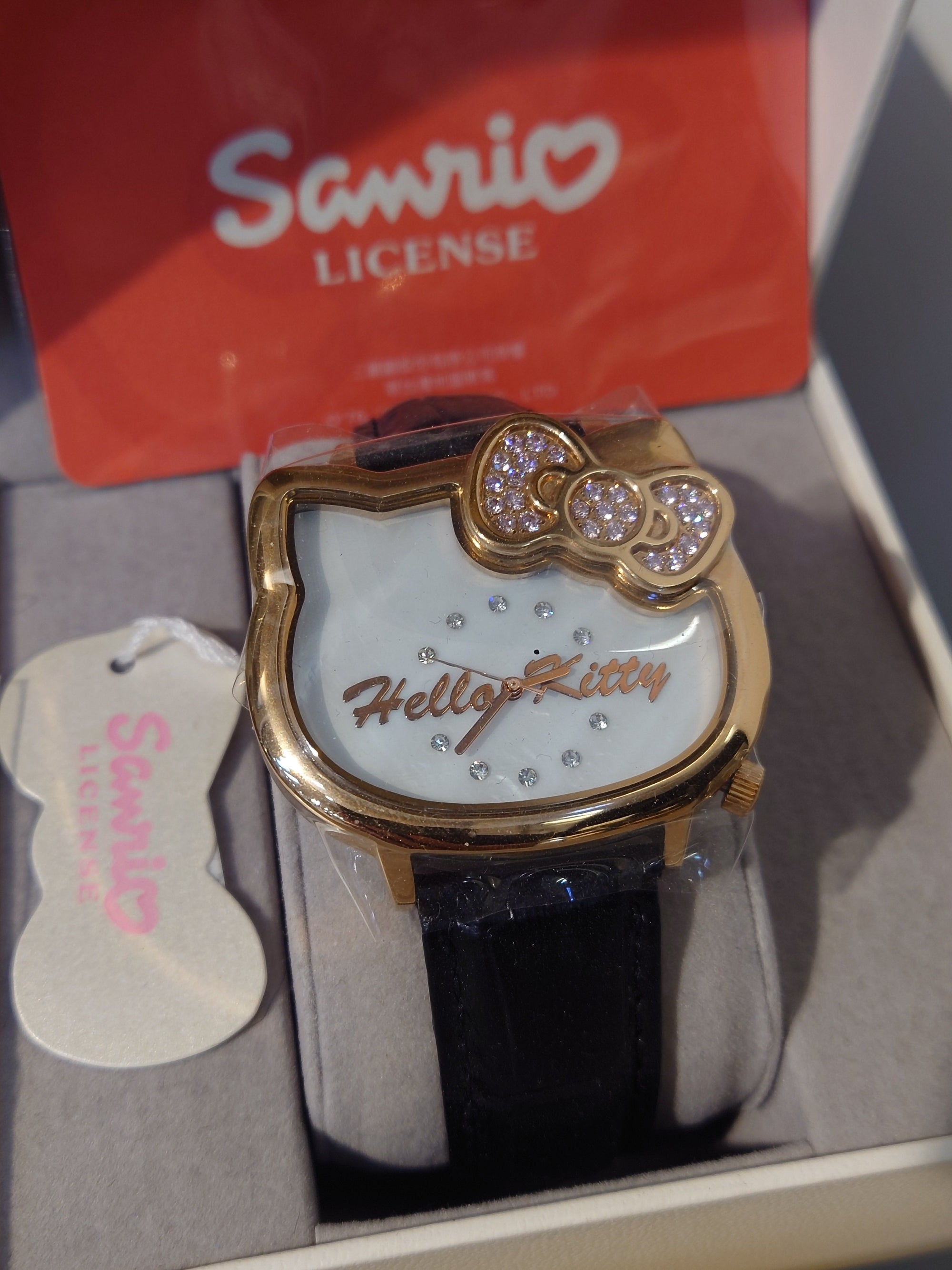 SANRIO Hello Kitty 貝殼水晶石英錶 LK681LRWW 黑色錶帶