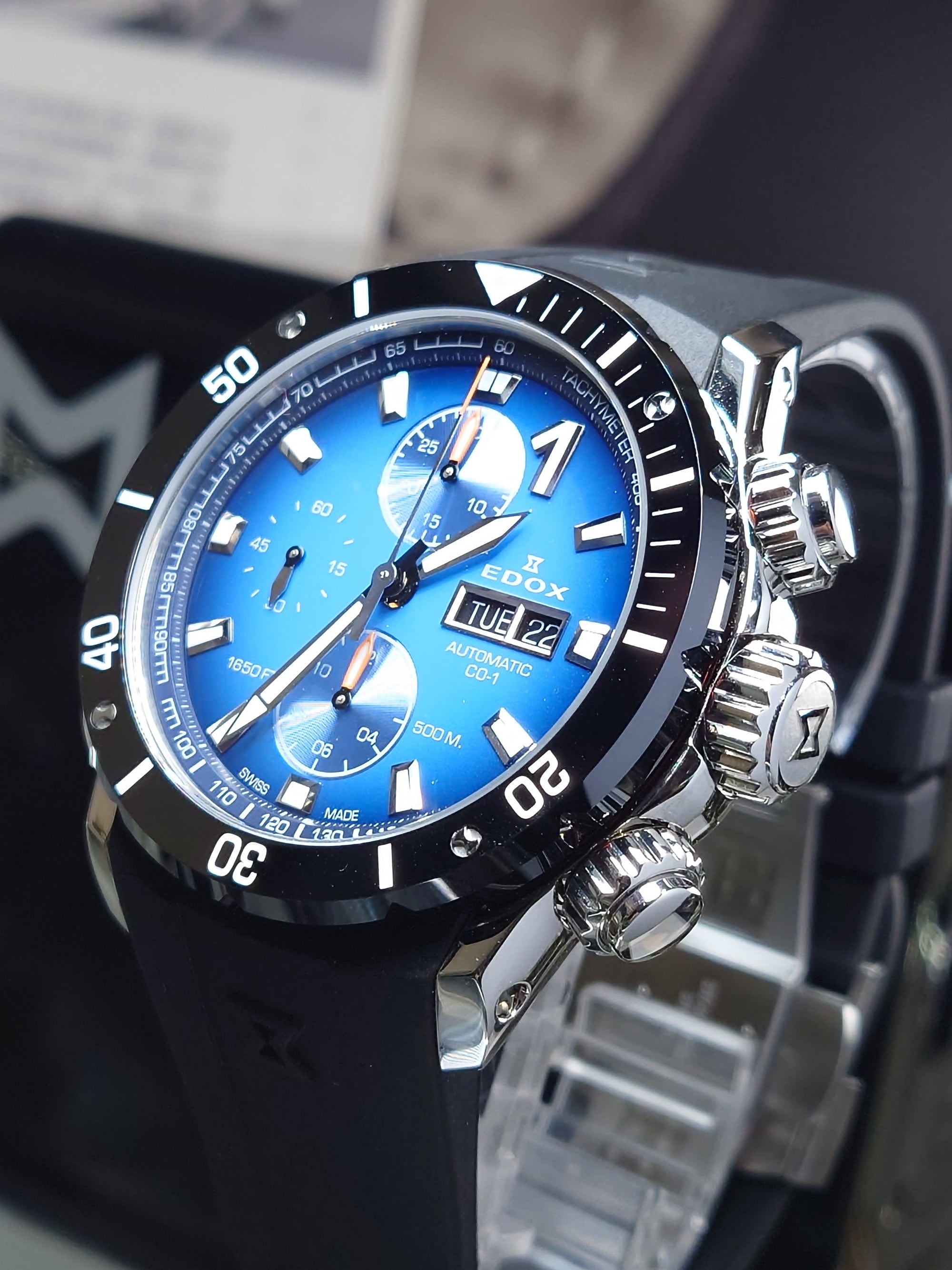 #手錶, #腕錶, #手錶店, #鐘錶店, #香港手錶, #香港腕錶, #香港鐘錶, #買手錶香港, #手錶網店, #網上買手錶, #手錶專門店, #鐘錶專門店, #名牌手錶, #品牌手錶, #小眾手錶品牌, #時尚手錶, #潮流手錶, #平價手錶, #高級手錶, #精品手錶, #男裝手錶, #女裝手錶, #情侶手錶, #對錶, #學生手錶, #商務手錶, #休閒手錶, #防水手錶, #自動機械錶, #機械錶, #石英錶, #電子錶, #數碼手錶, #智能手錶, #復古手錶, #懷舊手錶, #經典手錶, #聯名手錶, #限量版手錶, #潛水錶, #潛水手錶, #軍錶, #戶外手錶, #運動手錶, #GMT手錶, #計時碼錶, #日曆手錶, #皮帶手錶, #鋼帶手錶, #尼龍錶帶, #橡膠錶帶, #錶帶配件, #手錶配件, #錶帶更換, #手錶電池更換, #專業鐘錶服務, #正品手錶, #原裝手錶, #手錶推薦, #手錶推介, #邊度買手錶, #香港邊度買手錶, #手錶優惠, #手錶折扣, #手錶特價, #手錶現貨, #即日發貨手錶, #香港手錶速遞, #WatchHK, #AgelocerWatch, #Aq