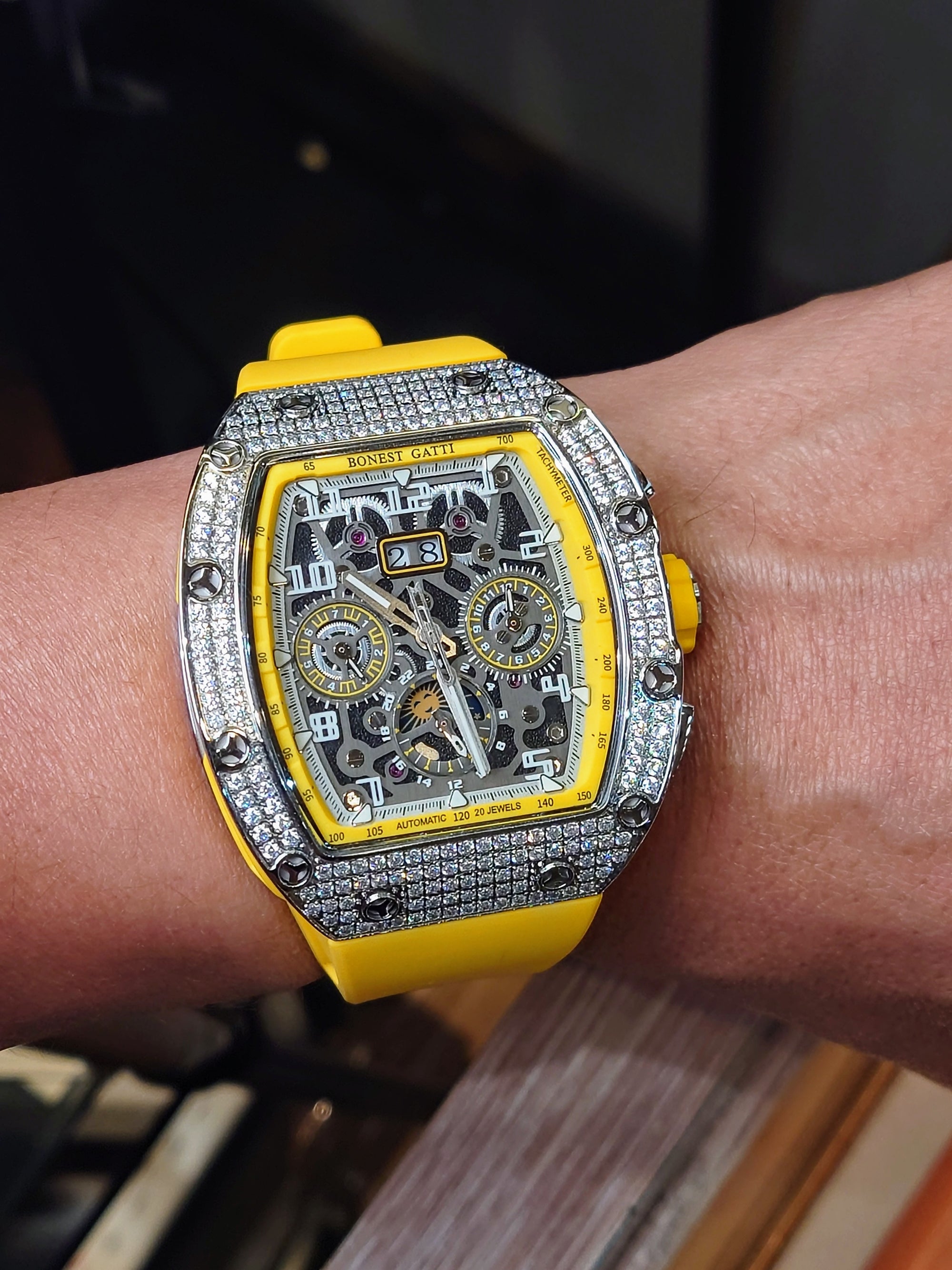 Bonest Gatti 酒桶形水晶多功能自動錶 BG5004-R3-Yellow