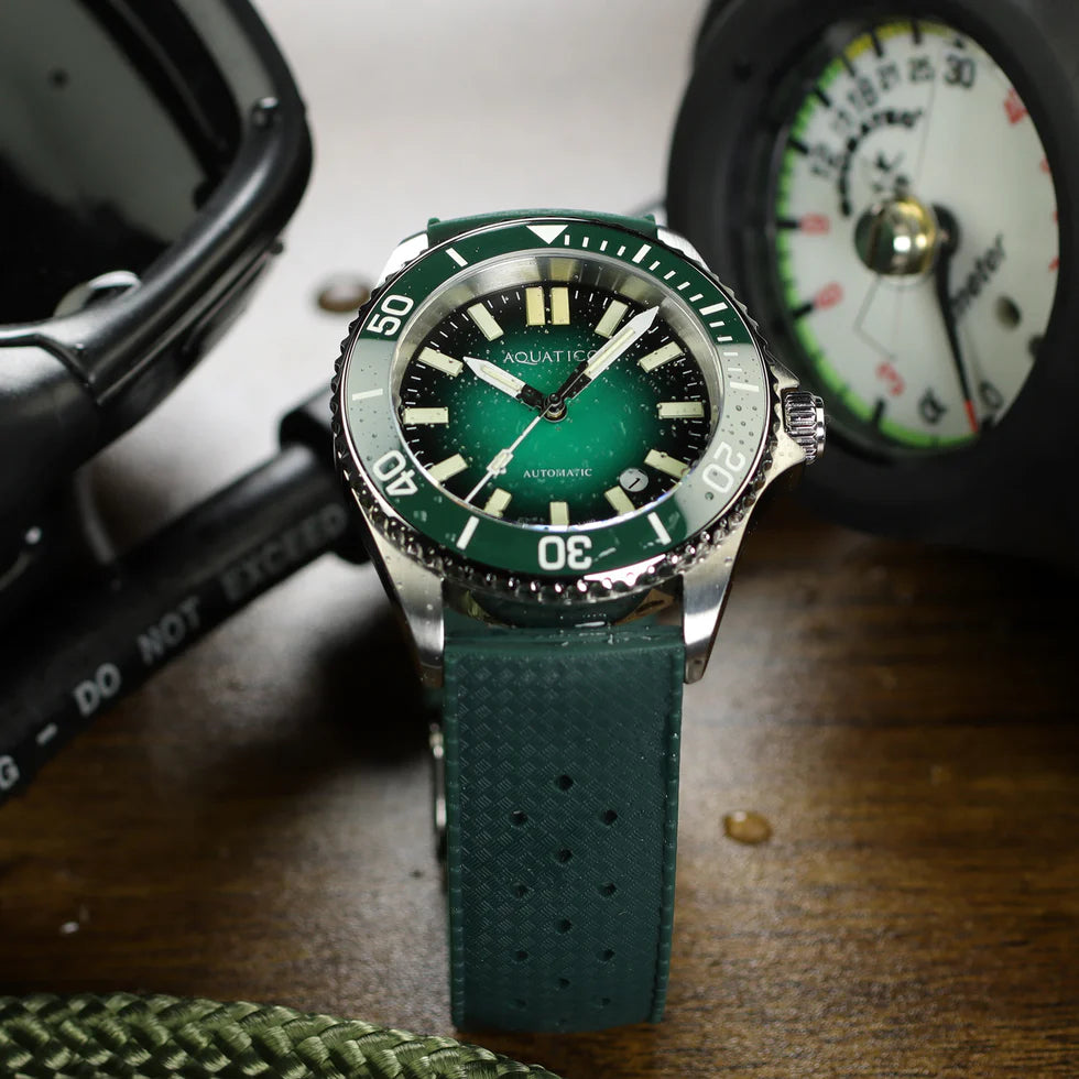 Aquatico Super Ocean Tritium T100 氣燈 潛水機械錶 Green Dial