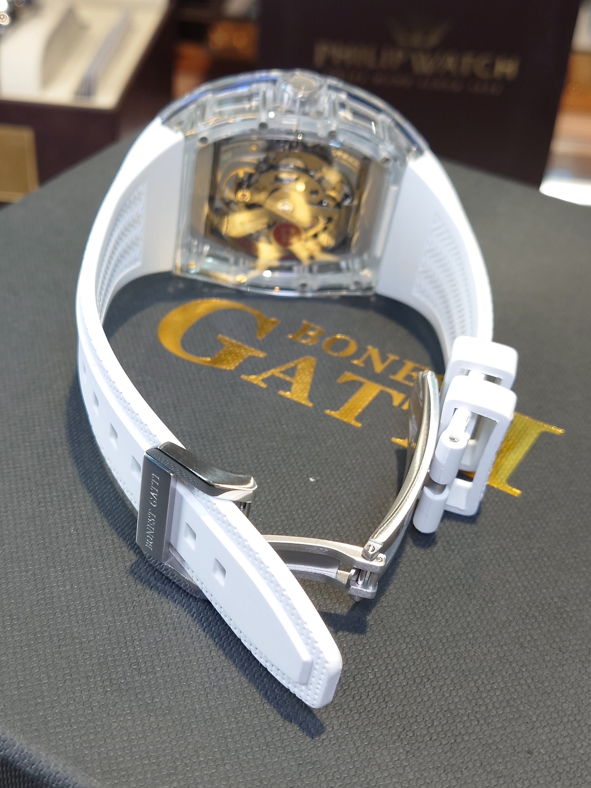 Bonest Gatti 酒桶形水晶系列自動錶 北極熊-BG6002-R1