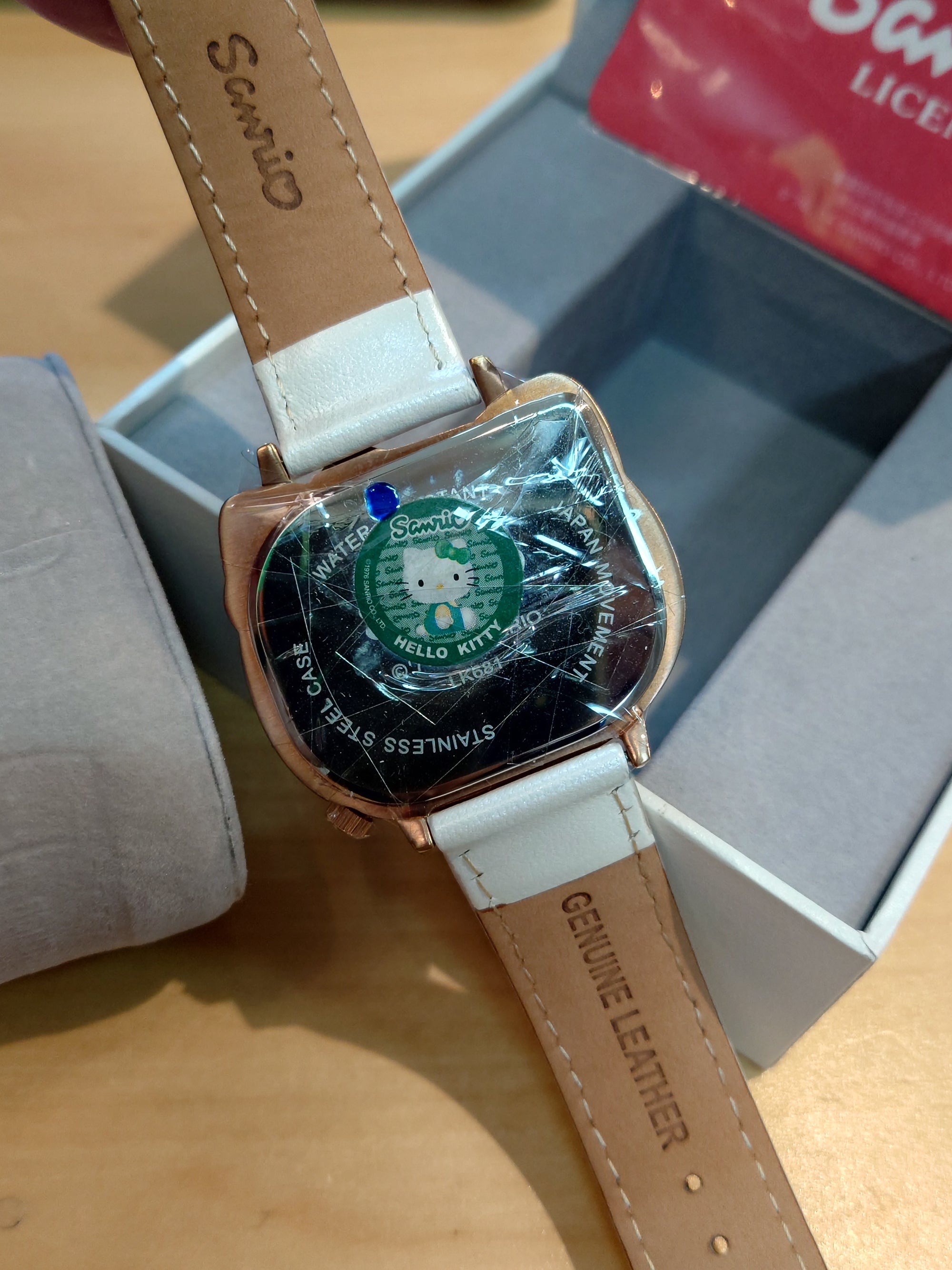 SANRIO Hello Kitty 貝殼水晶石英錶 LK681LRWW 黑色錶帶