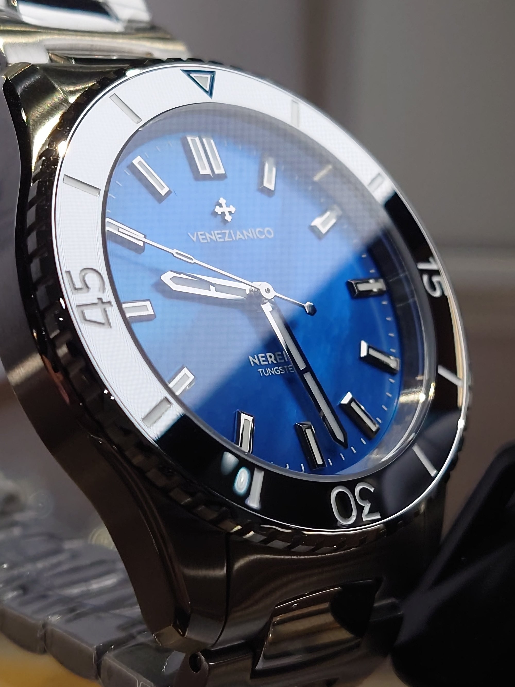 Venezianico Nereide Tungsteno 39 珍珠貝母自動錶鋼帶版 3121541C