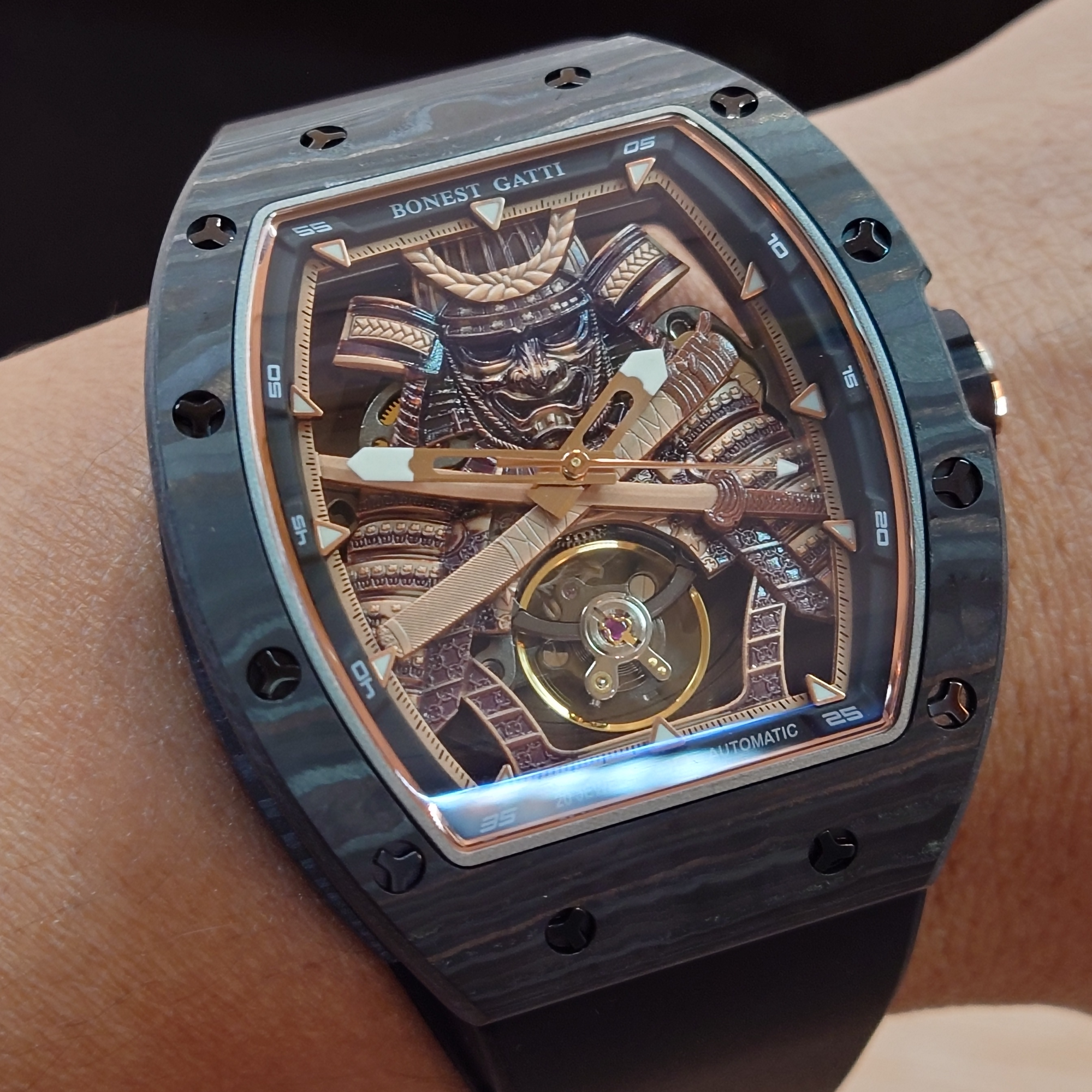 Bonest Gatti 現貨發售 酒桶形夜光碳纖維自動錶 東瀛武士-BG9008-R2 Black