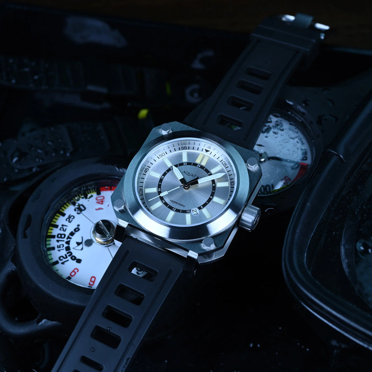 Aquatico Ironblock Tritium Steel Dial T100氣燈 機械錶
