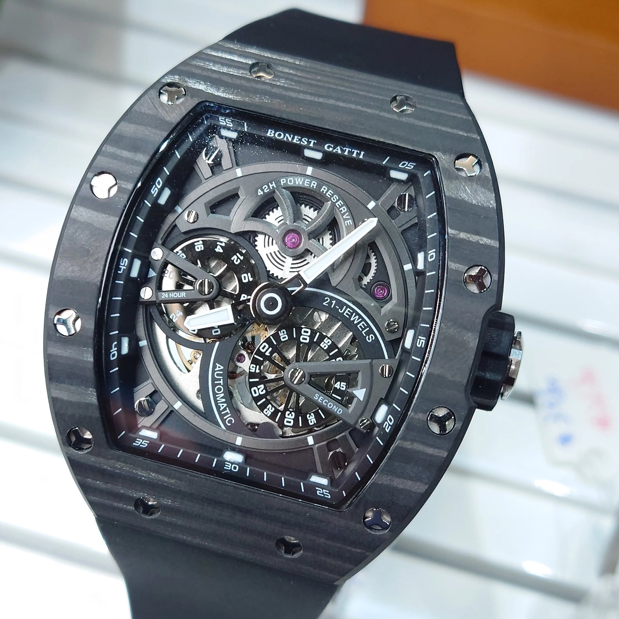 Bonest Gatti 現貨發售酒桶形夜光碳纖維自動錶 黑色BG9004-R2