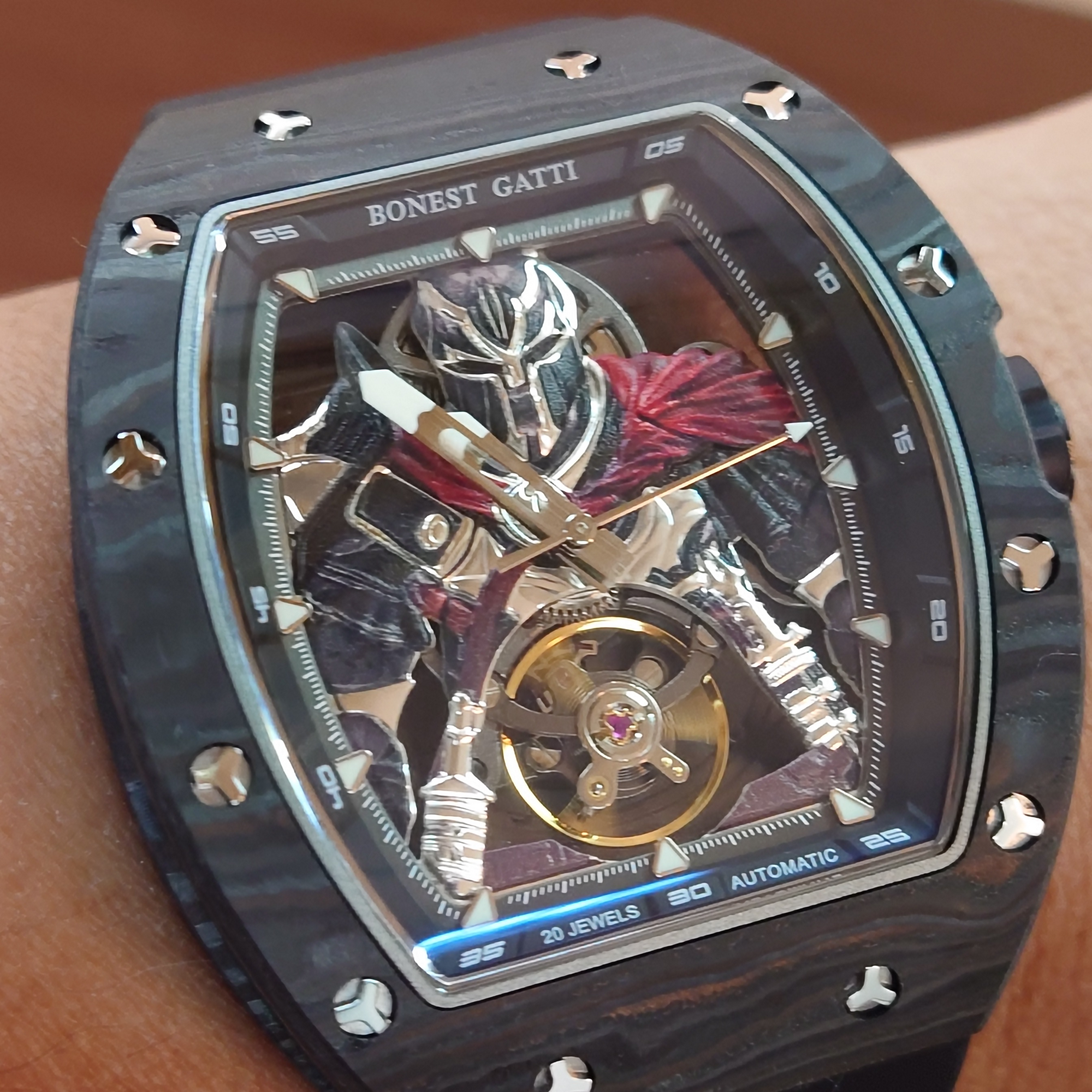 Bonest Gatti 現貨發售 酒桶形夜光碳纖維自動錶 斯巴達勇士-BG9009-R2 Black