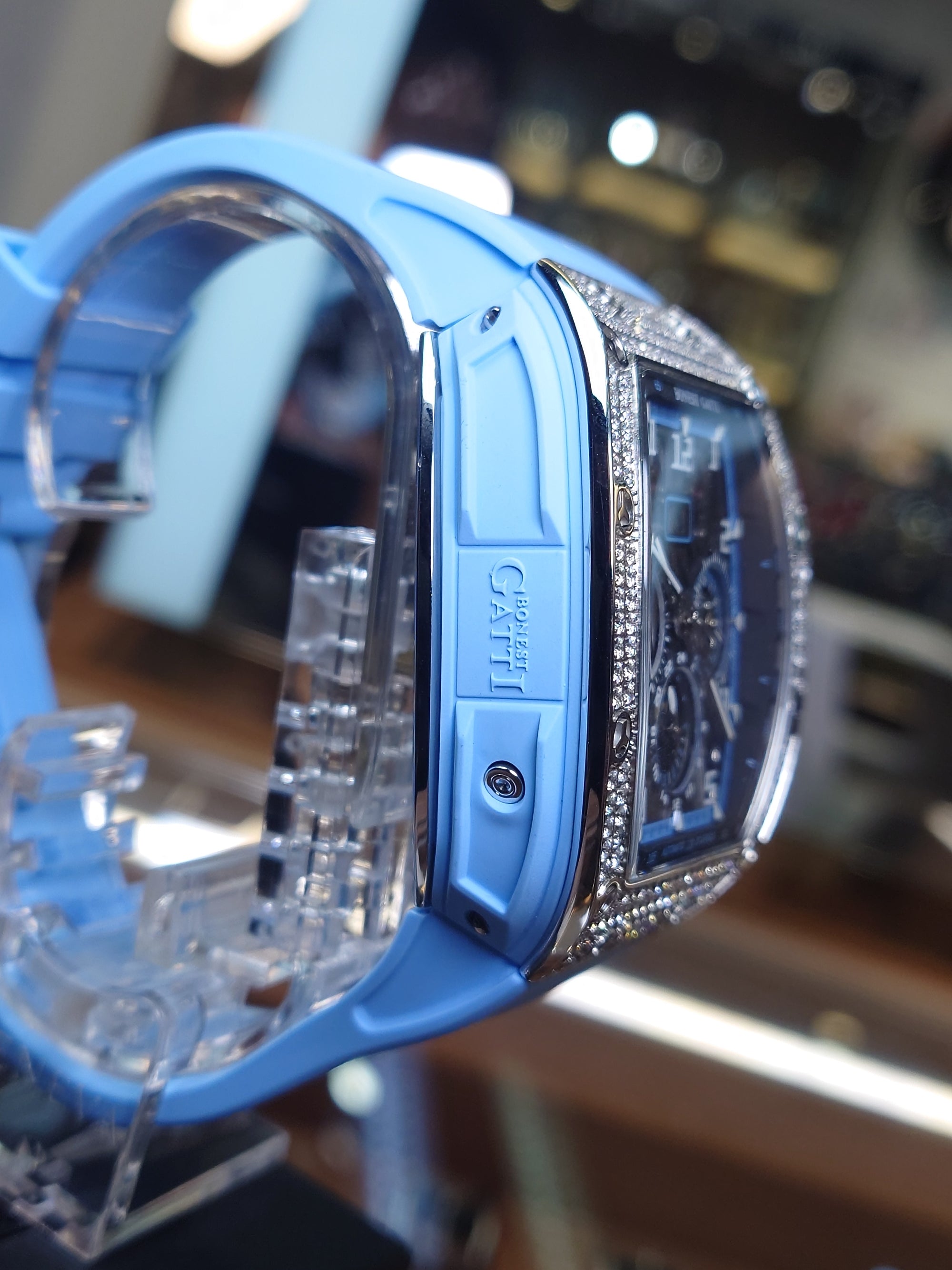 Bonest Gatti 酒桶形水晶多功能自動錶 BG5004-R4-BLUE