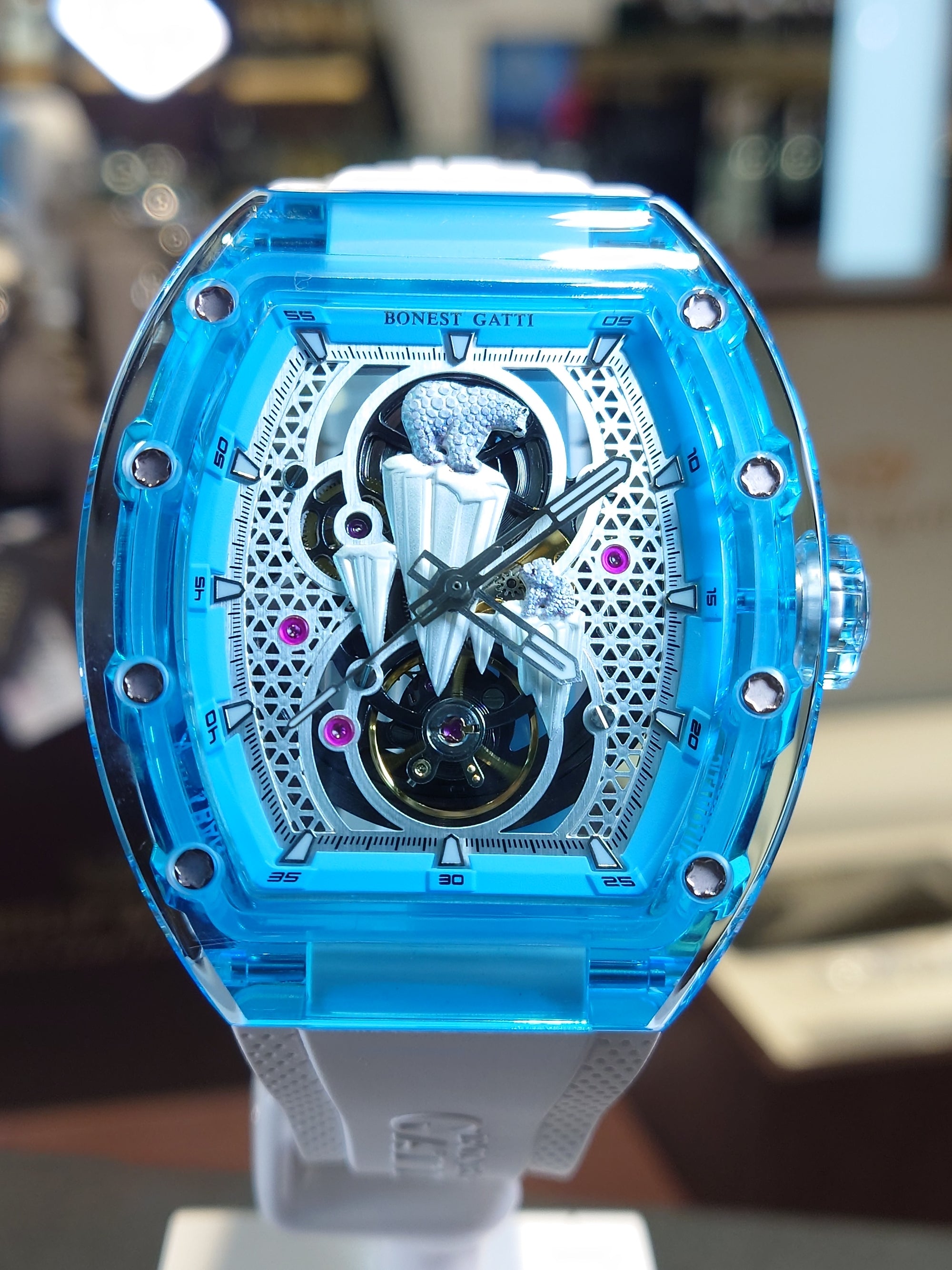 Bonest Gatti 酒桶形水晶系列自動錶 冰藍北極熊-BG6002-R2