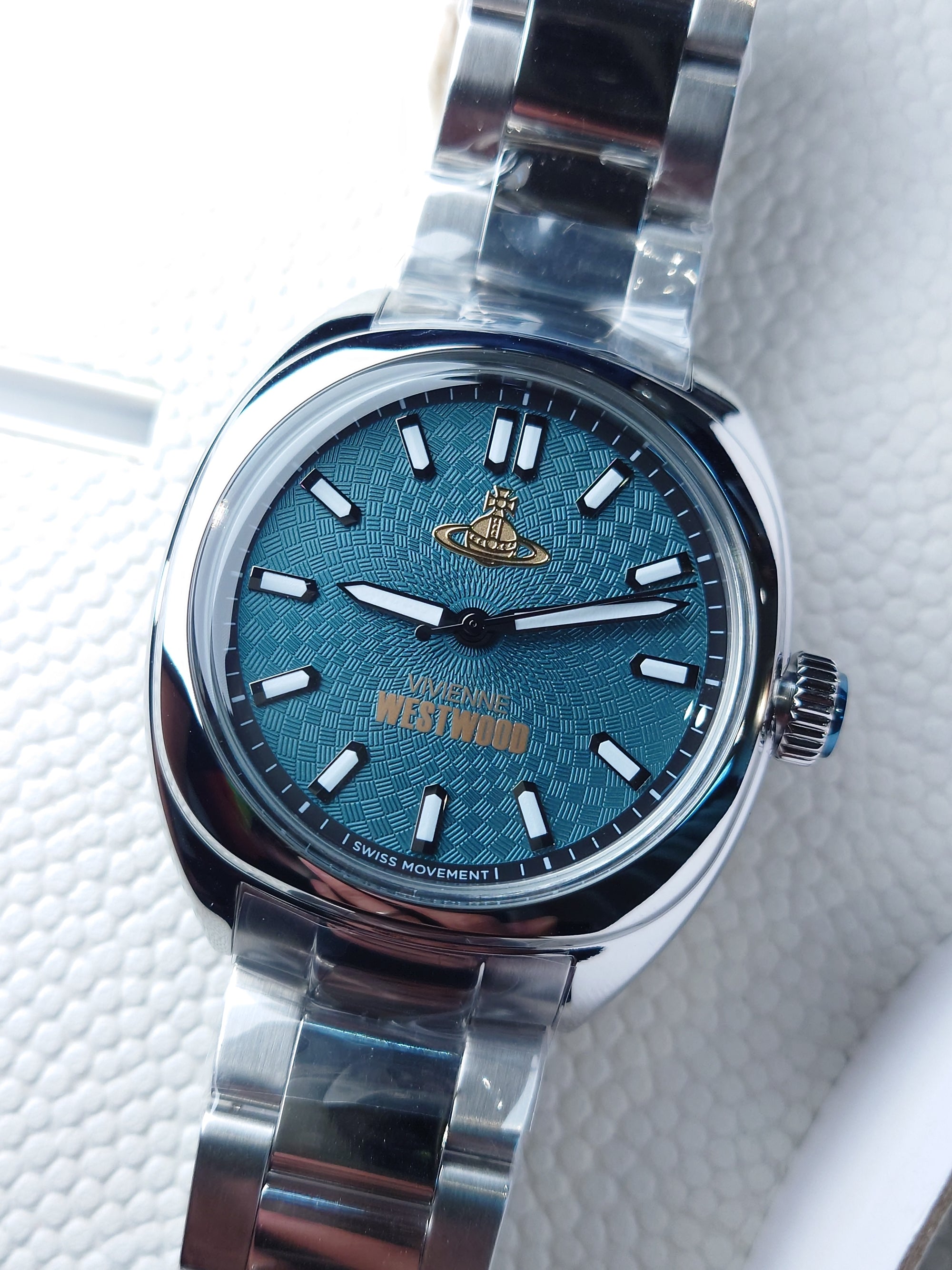 #手錶, #腕錶, #手錶店, #鐘錶店, #香港手錶, #香港腕錶, #香港鐘錶, #買手錶香港, #手錶網店, #網上買手錶, #手錶專門店, #鐘錶專門店, #名牌手錶, #品牌手錶, #小眾手錶品牌, #時尚手錶, #潮流手錶, #平價手錶, #高級手錶, #精品手錶, #男裝手錶, #女裝手錶, #情侶手錶, #對錶, #學生手錶, #商務手錶, #休閒手錶, #防水手錶, #自動機械錶, #機械錶, #石英錶, #電子錶, #數碼手錶, #智能手錶, #復古手錶, #懷舊手錶, #經典手錶, #聯名手錶, #限量版手錶, #潛水錶, #潛水手錶, #軍錶, #戶外手錶, #運動手錶, #GMT手錶, #計時碼錶, #日曆手錶, #皮帶手錶, #鋼帶手錶, #尼龍錶帶, #橡膠錶帶, #錶帶配件, #手錶配件, #錶帶更換, #手錶電池更換, #專業鐘錶服務, #正品手錶, #原裝手錶, #手錶推薦, #手錶推介, #邊度買手錶, #香港邊度買手錶, #手錶優惠, #手錶折扣, #手錶特價, #手錶現貨, #即日發貨手錶, #香港手錶速遞, #WatchHK, #AgelocerWatch, #Aq