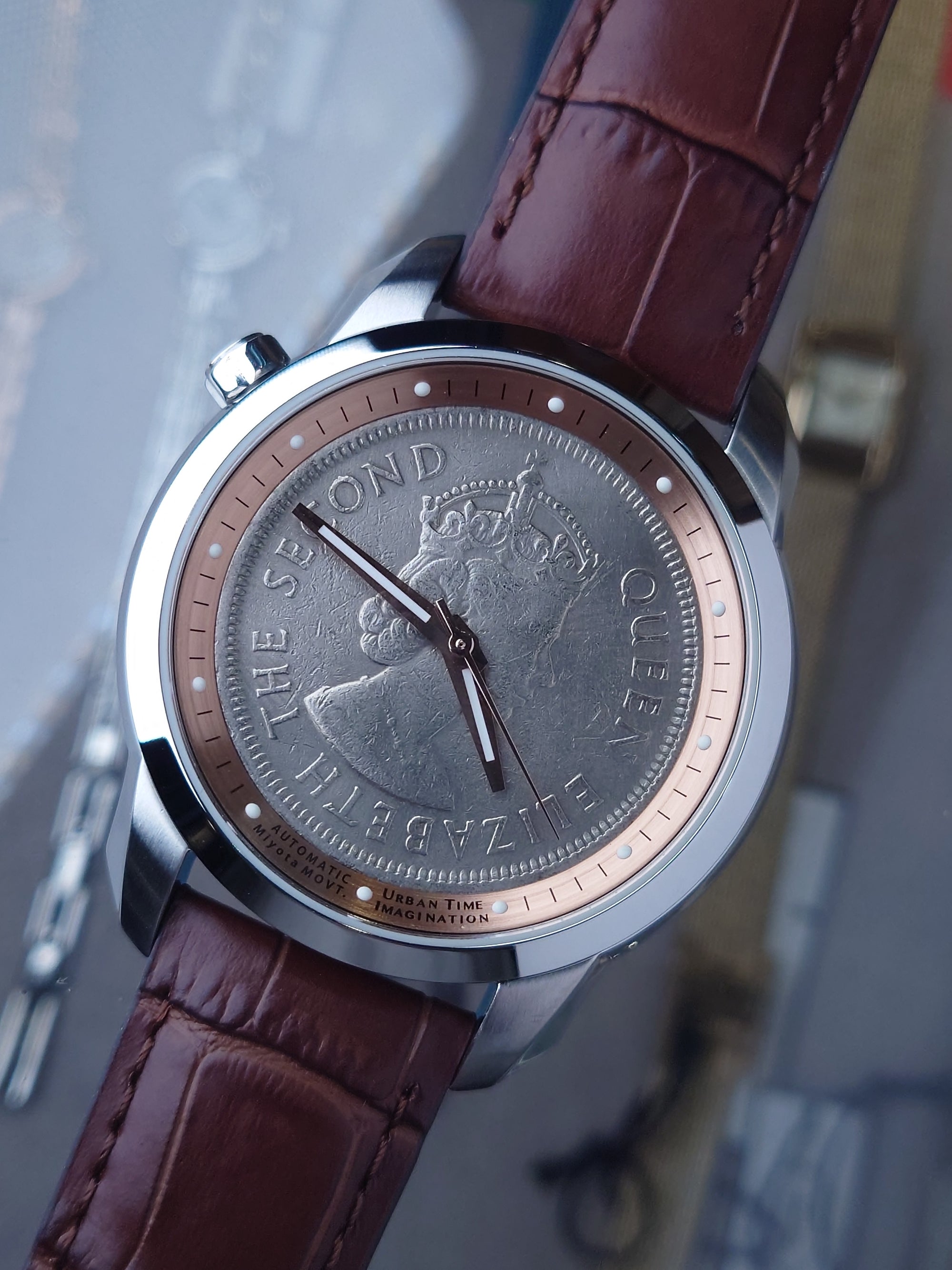 #手錶, #腕錶, #手錶店, #鐘錶店, #香港手錶, #香港腕錶, #香港鐘錶, #買手錶香港, #手錶網店, #網上買手錶, #手錶專門店, #鐘錶專門店, #名牌手錶, #品牌手錶, #小眾手錶品牌, #時尚手錶, #潮流手錶, #平價手錶, #高級手錶, #精品手錶, #男裝手錶, #女裝手錶, #情侶手錶, #對錶, #學生手錶, #商務手錶, #休閒手錶, #防水手錶, #自動機械錶, #機械錶, #石英錶, #電子錶, #數碼手錶, #智能手錶, #復古手錶, #懷舊手錶, #經典手錶, #聯名手錶, #限量版手錶, #潛水錶, #潛水手錶, #軍錶, #戶外手錶, #運動手錶, #GMT手錶, #計時碼錶, #日曆手錶, #皮帶手錶, #鋼帶手錶, #尼龍錶帶, #橡膠錶帶, #錶帶配件, #手錶配件, #錶帶更換, #手錶電池更換, #專業鐘錶服務, #正品手錶, #原裝手錶, #手錶推薦, #手錶推介, #邊度買手錶, #香港邊度買手錶, #手錶優惠, #手錶折扣, #手錶特價, #手錶現貨, #即日發貨手錶, #香港手錶速遞, #WatchHK, #AgelocerWatch, #Aq