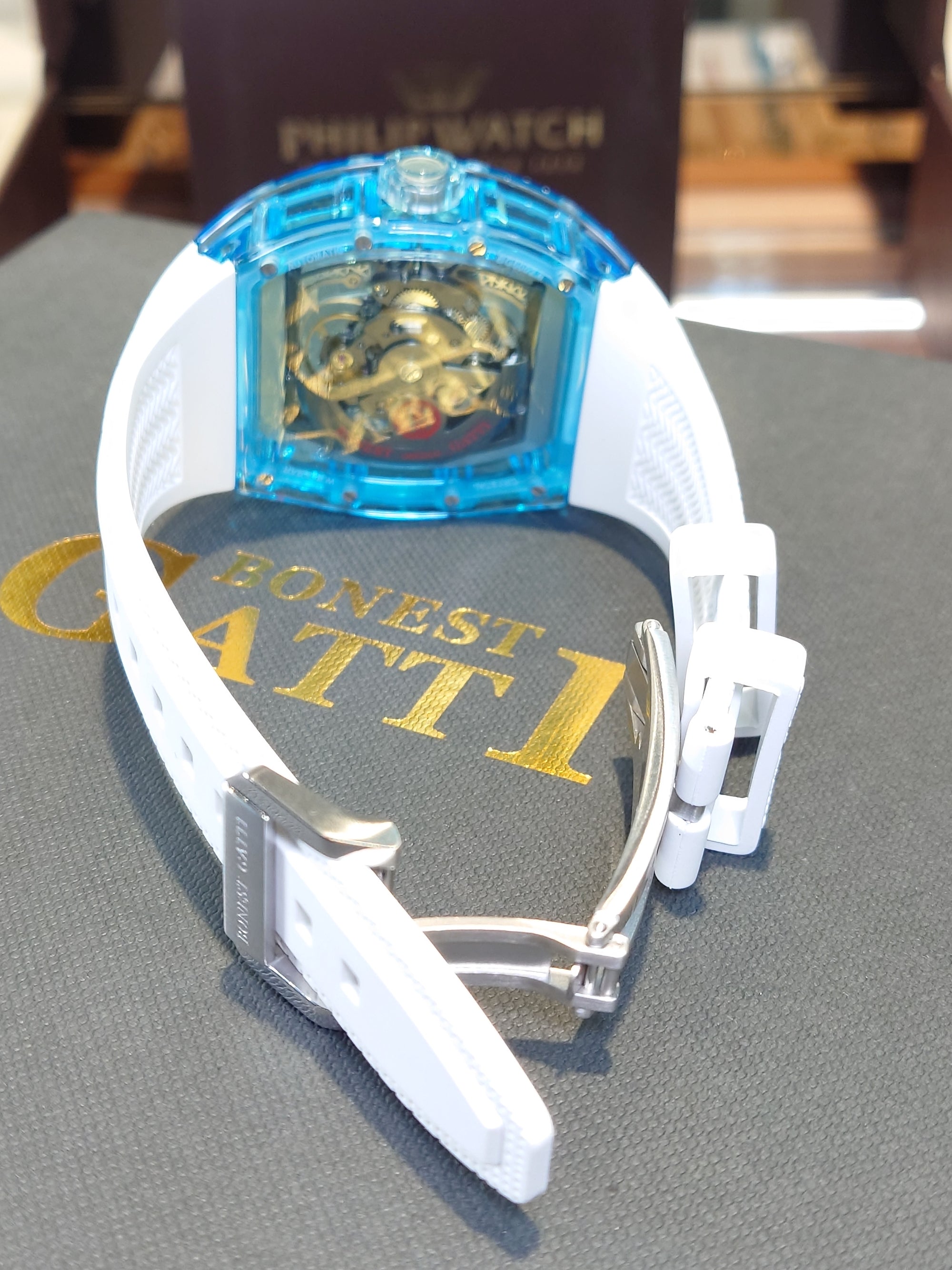 Bonest Gatti 酒桶形水晶系列自動錶 冰藍北極熊-BG6002-R2
