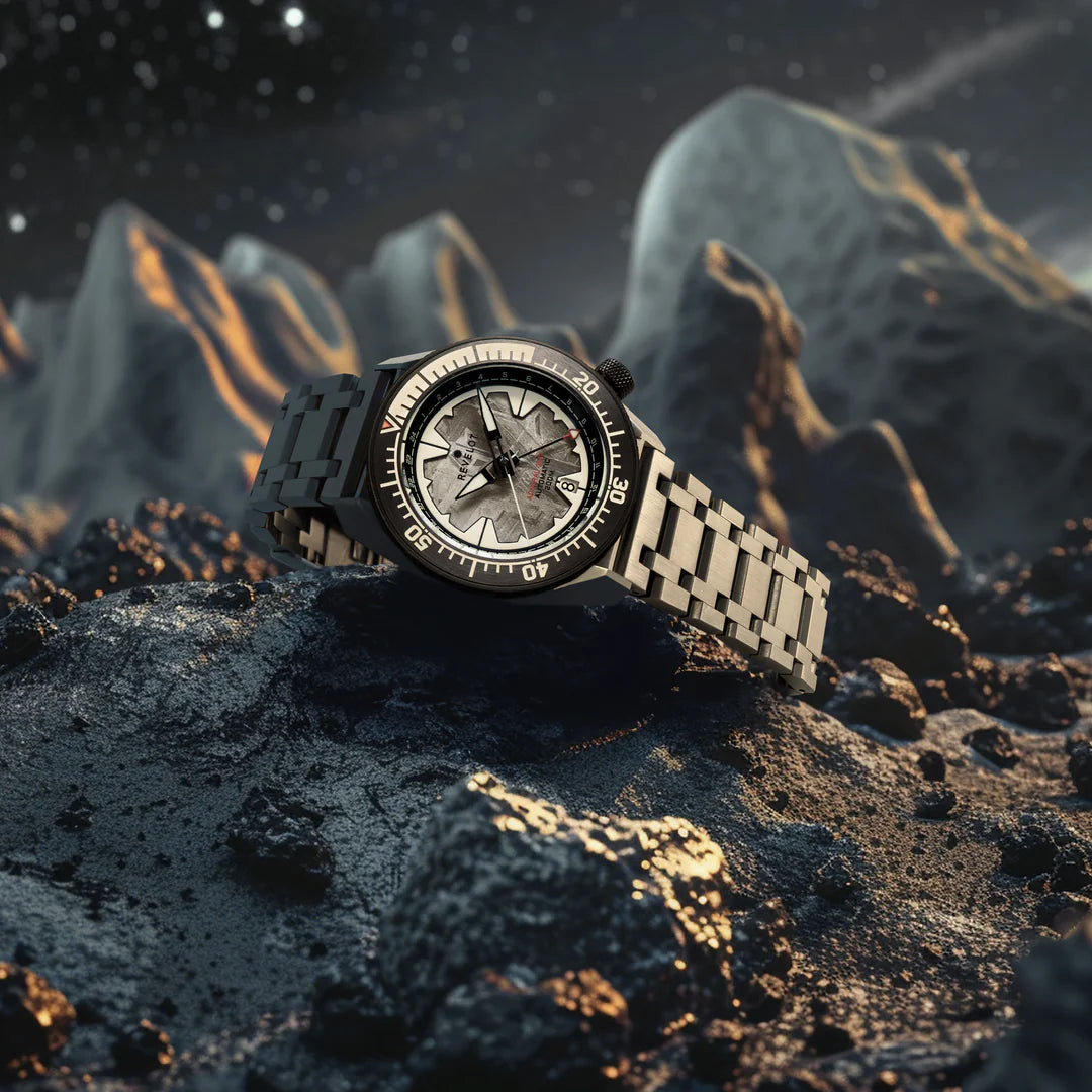 Revelot R10 Admiral GMT Grey Meteorite