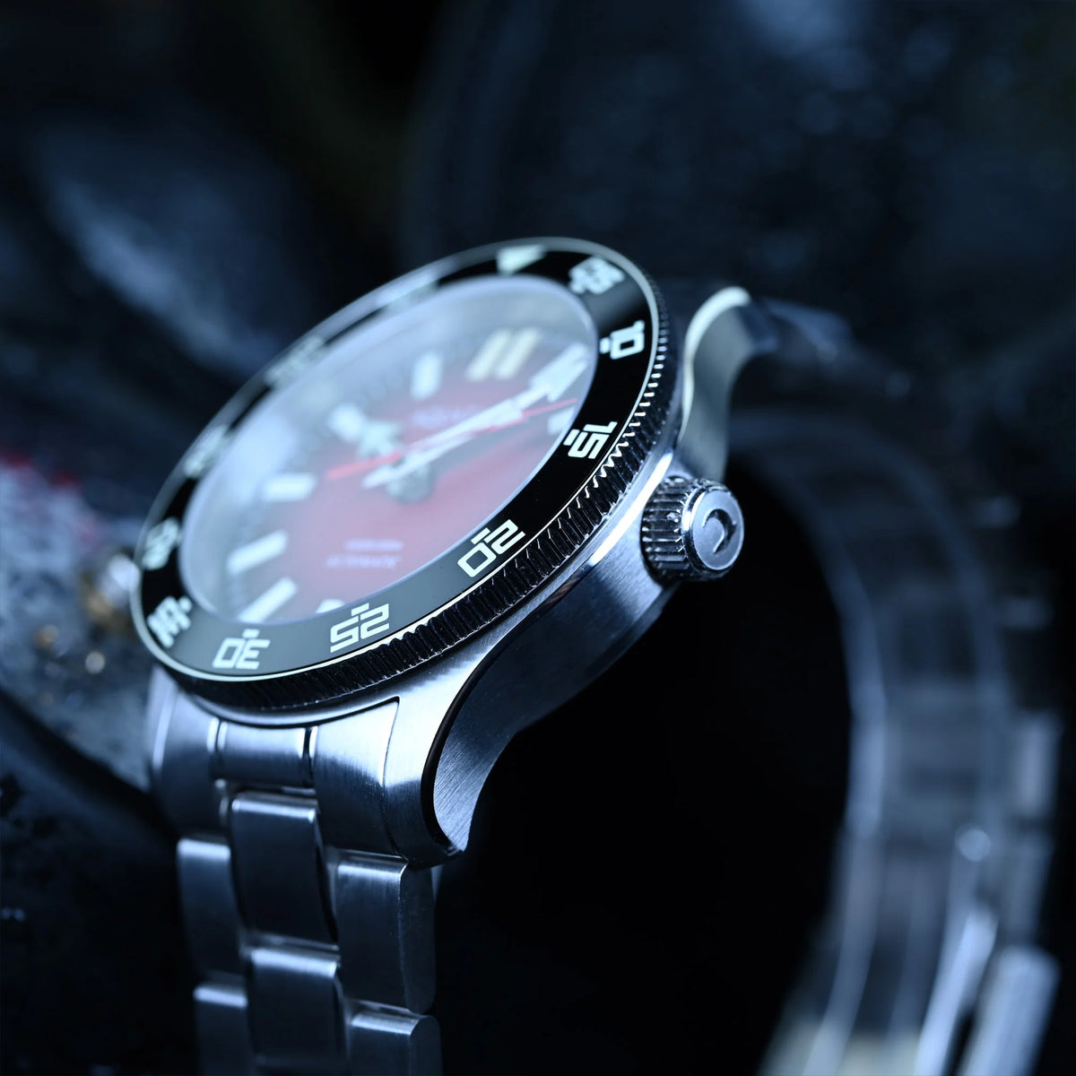 Aquatico Atlas Tritium Watch Fumé Red Dial T100氣燈潛水機械錶