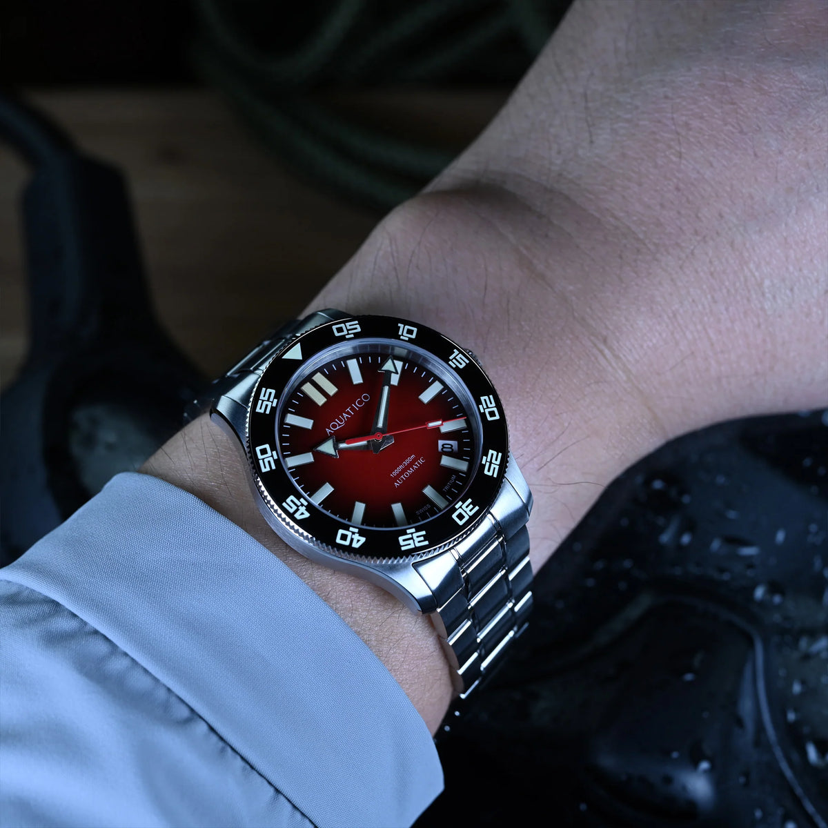Aquatico Atlas Tritium Watch Fumé Red Dial T100氣燈潛水機械錶