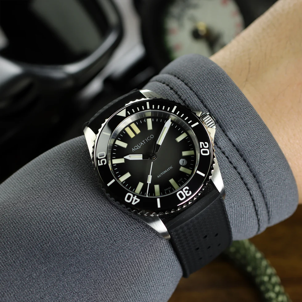 Aquatico Super Ocean Tritium T100 氣燈 潛水機械錶 Black Dial