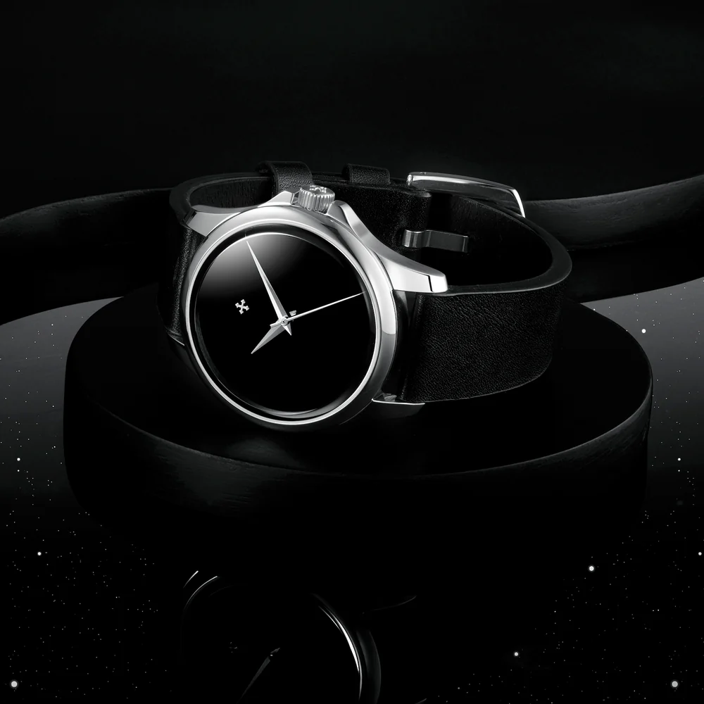 Venezianico 超極黑 Redentore Ultrablack 36mm black leather strap  moody shot.