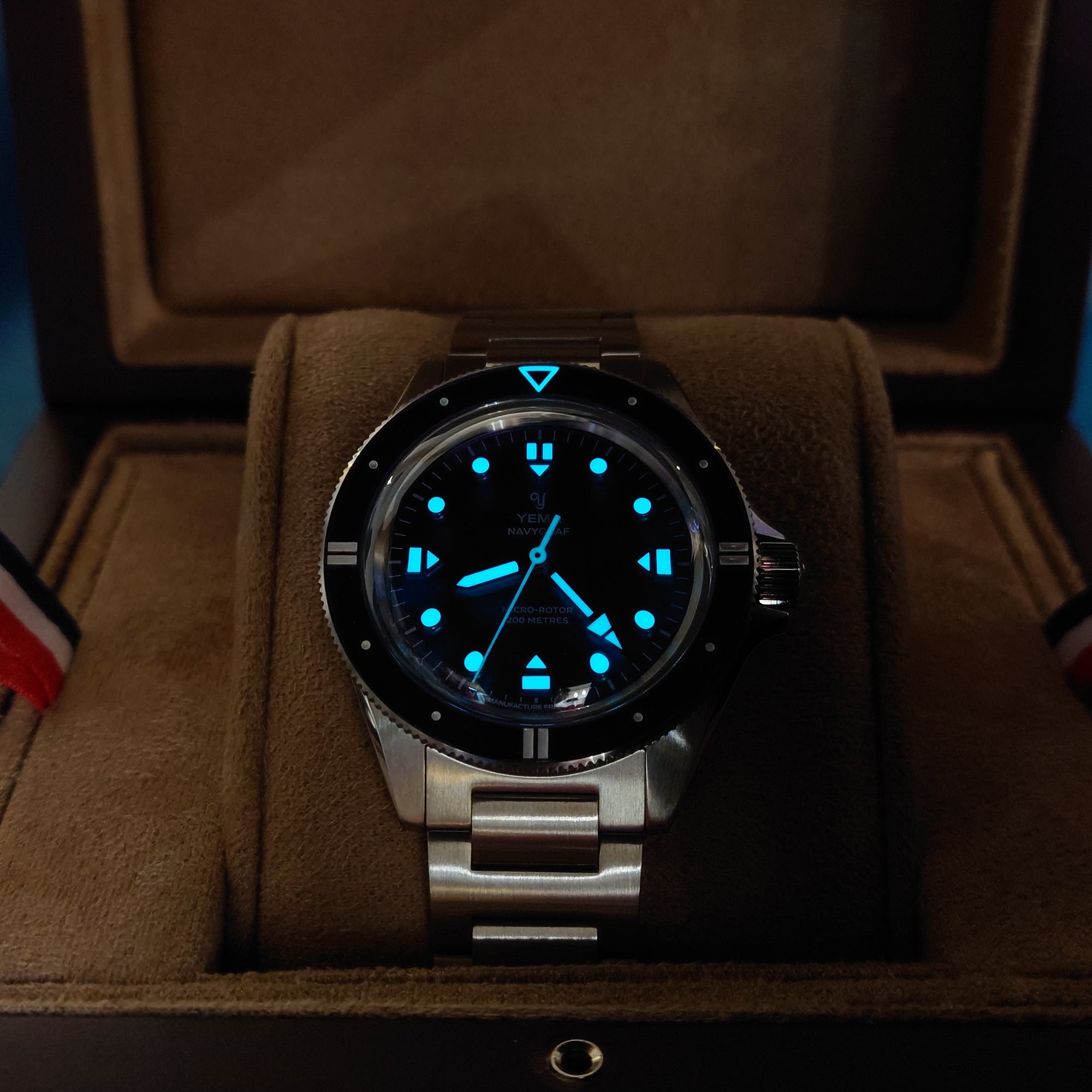 YEMA Navygraf Pearl CMM.20 Limited Edition super lume effect