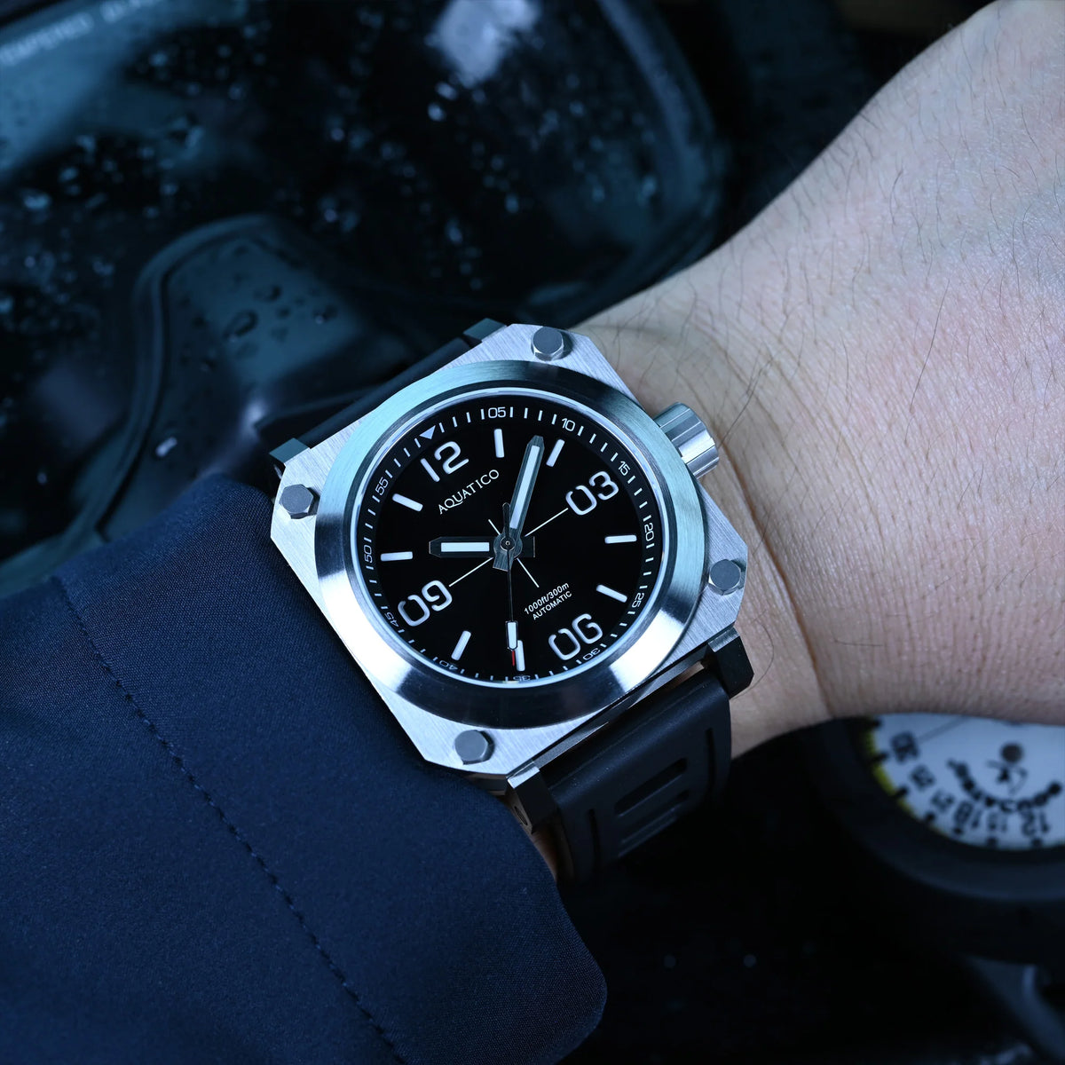 Aquatico Ironblock Black Dial 機械錶