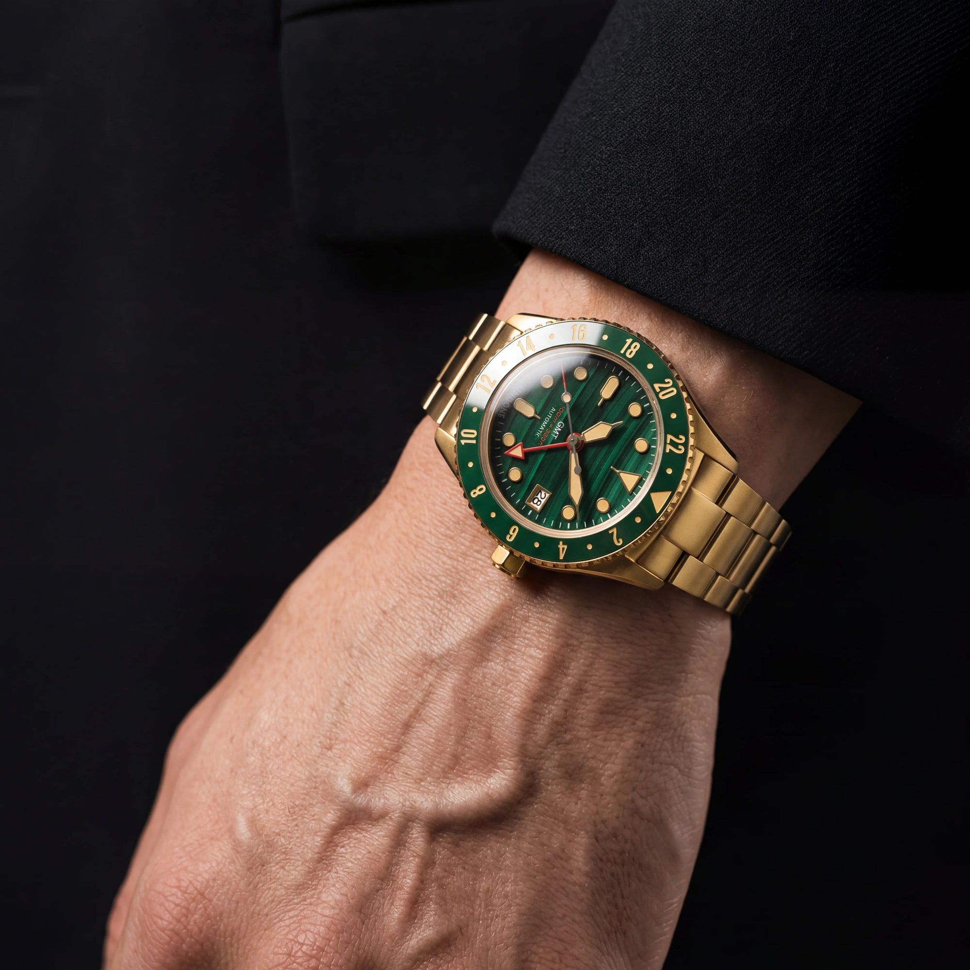 UNDONE Basecamp GMT Malachite Dial 孔雀石自動錶全金色