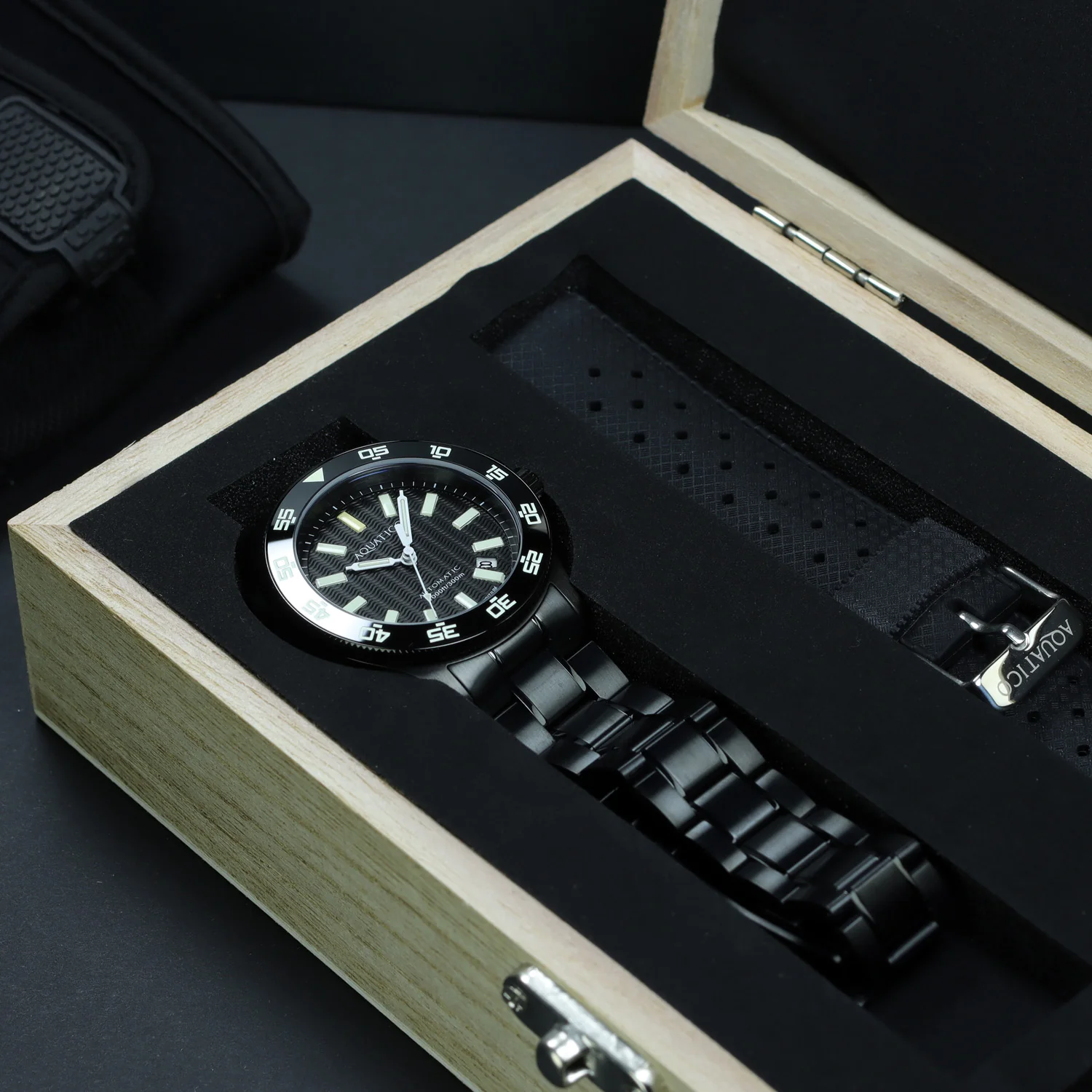 Aquatico Sea Dragon Tritium T100 氣燈  DLC Black Dial 潛水機械錶